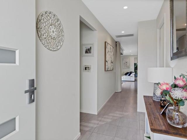 For Rent 3 Bedroom House Kuluin, QLD DS105584551