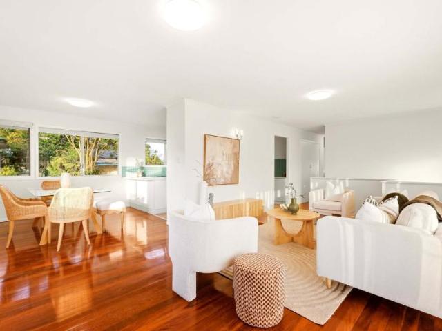 For Rent 3 Bedroom House Holland Park West QLD DS105626372