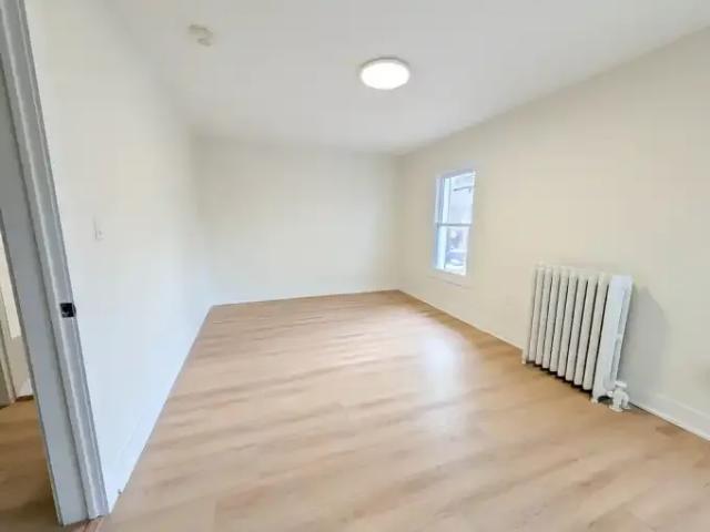For Rent 3 Bedroom House Hamilton ON DS102846437
