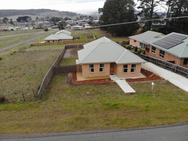 For Rent 3 Bedroom House OATLANDS TAS DS105055895
