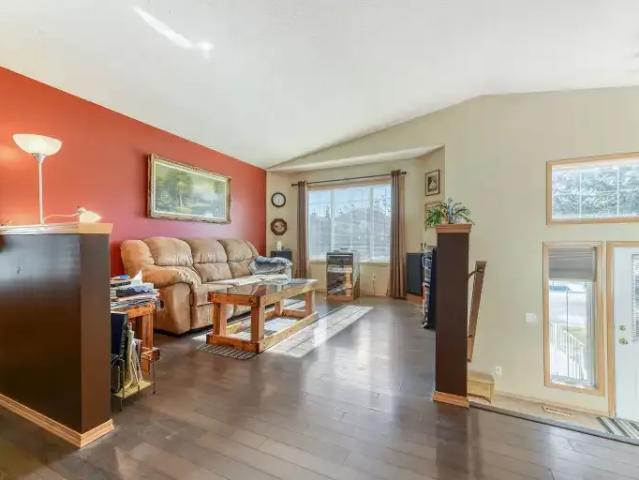 For Rent 3 Bedroom House Okotoks AB DS104470818