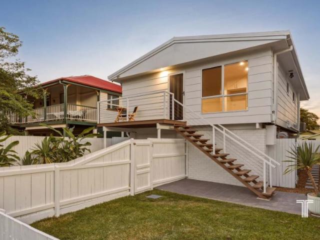 For Rent 3 Bedroom House Lota QLD DS104326772