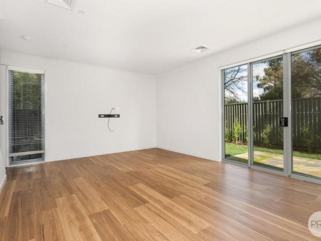 For Rent 3 Bedroom House LAKE WENDOUREE VIC DS105944338