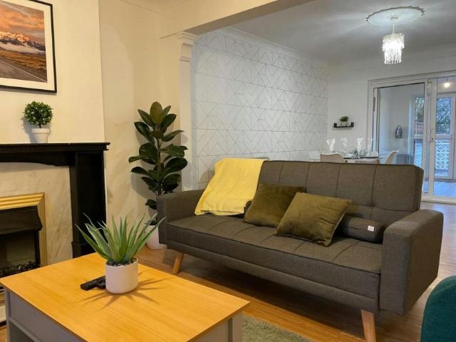 For Rent 3 Bedroom House Leeds Leeds DS93615463