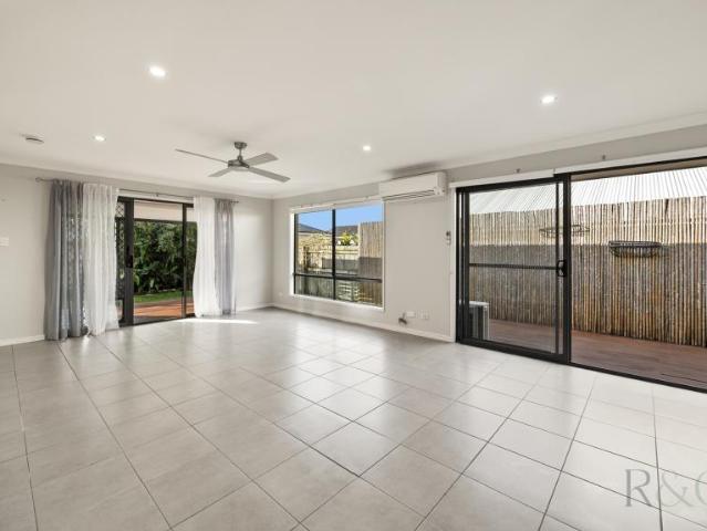 For Rent 3 Bedroom House Mountain Creek QLD DS103772741