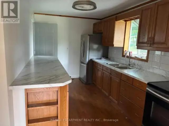 For Rent 3 Bedroom House Niagara Falls ON DS103740044