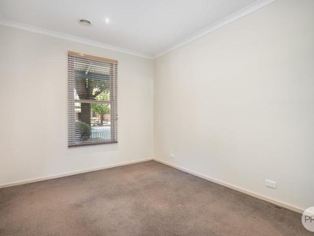 For Rent 3 Bedroom House SOLDIERS HILL VIC DS106183744