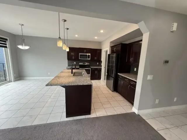 For Rent 3 Bedroom House Sherwood Park AB DS104401674