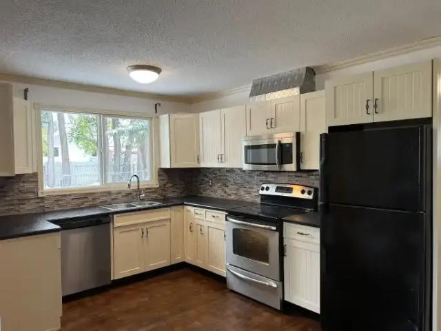 For Rent 3 Bedroom House Sherwood Park AB DS105653754