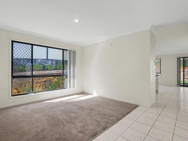 For Rent 3 Bedroom House Springfield Lakes QLD DS106018426