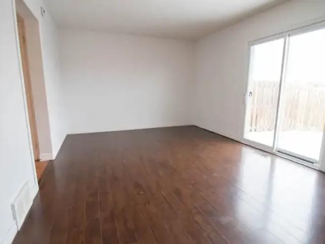 For Rent 3 Bedroom House St. Catharines ON DS103958656