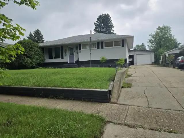 For Rent 3 Bedroom House St. Albert AB DS104401549