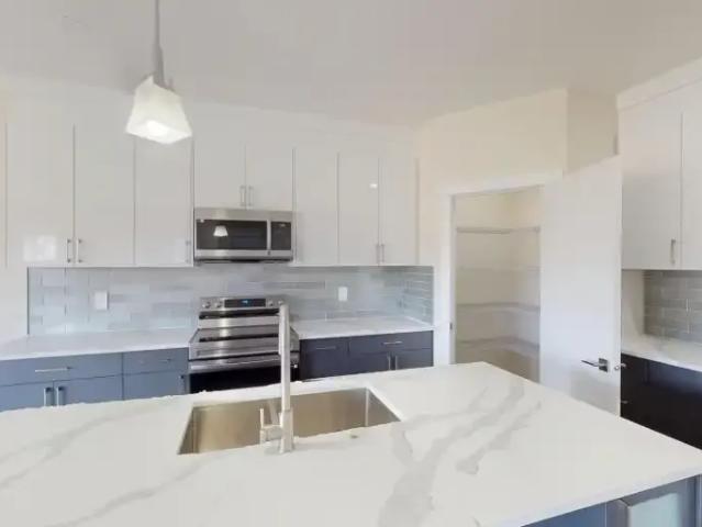 For Rent 3 Bedroom House Strathmore AB DS105100798