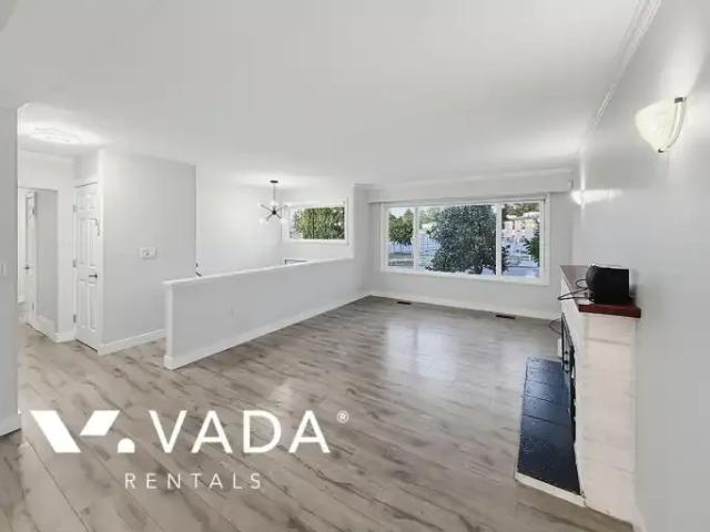For Rent 3 Bedroom House Surrey BC DS105100760