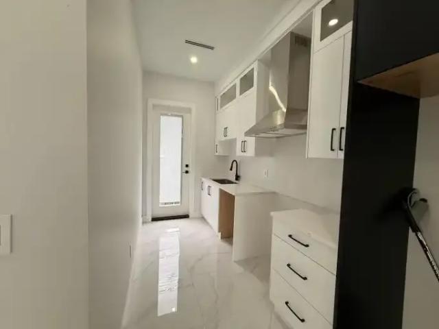 For Rent 3 Bedroom House Surrey BC DS105435206