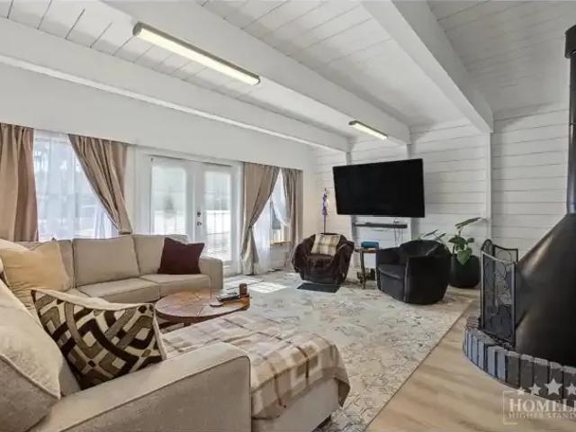 For Rent 3 Bedroom House Surrey BC DS105543589