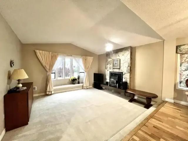 For Rent 3 Bedroom House Surrey BC DS105643382