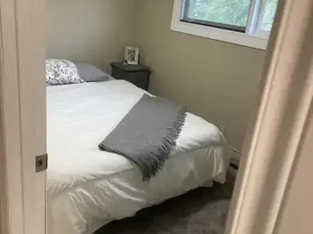 For Rent 3 Bedroom House Sylvan Lake AB DS105505887