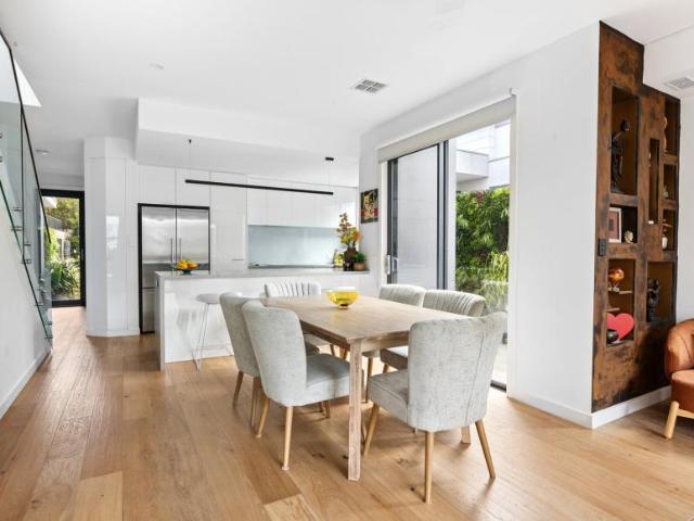 For Rent 3 Bedroom House Parkdale VIC DS102761064
