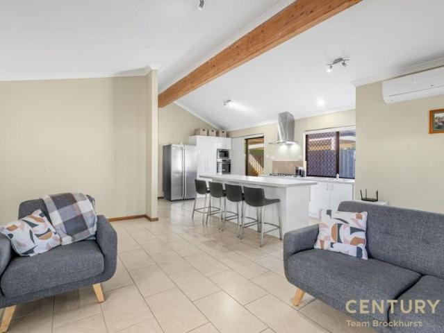 For Rent 3 Bedroom House Parkwood, WA DS103926555