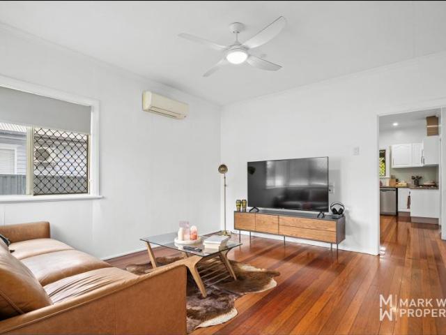 For Rent 3 Bedroom House Rocklea QLD DS104782907