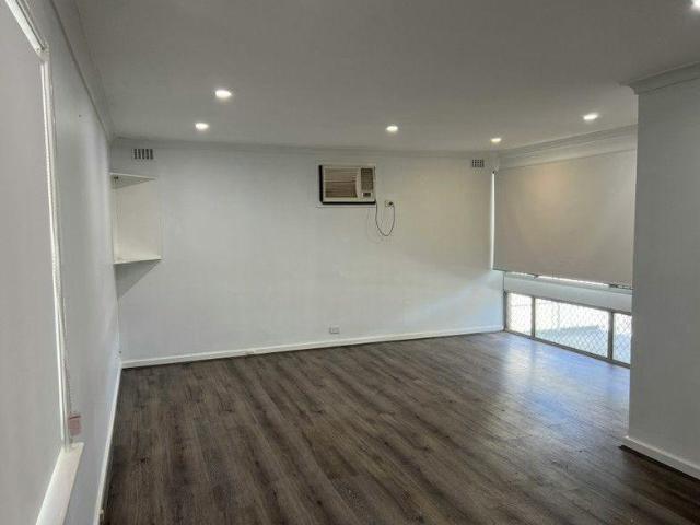 For Rent 3 Bedroom House Rangeway WA DS105943105