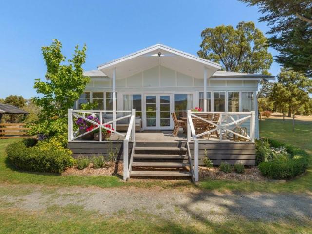 For Rent 3 Bedroom House Woodend VIC DLS102766218