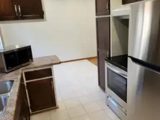 For Rent 3 Bedroom House Waterloo ON DS105394979