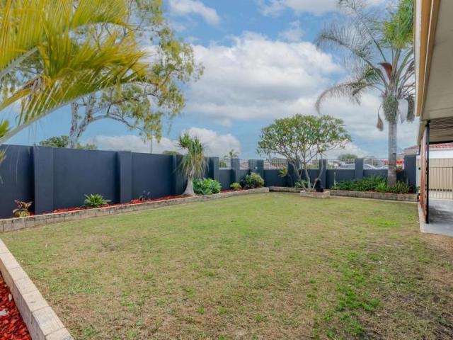 For Rent 3 Bedroom House Waikiki WA DS105933247
