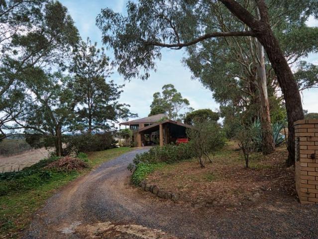 For Rent 3 Bedroom House Warrandyte VIC DS105820009