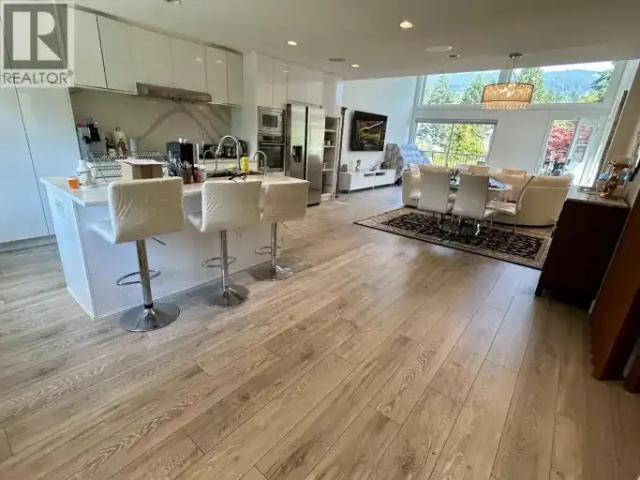 For Rent 3 Bedroom House West Vancouver BC DS105004923