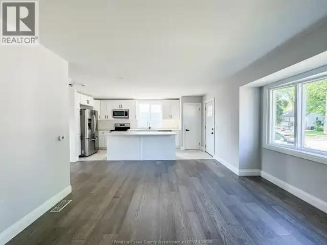 For Rent 3 Bedroom House Windsor ON DS103740121