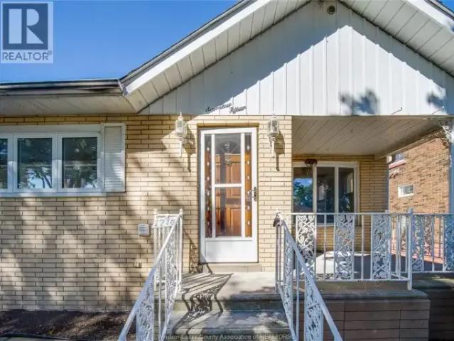 For Rent 3 Bedroom House Windsor ON DS104598414
