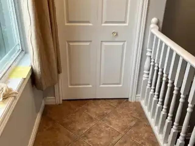 For Rent 3 Bedroom House Windsor ON DS104638515