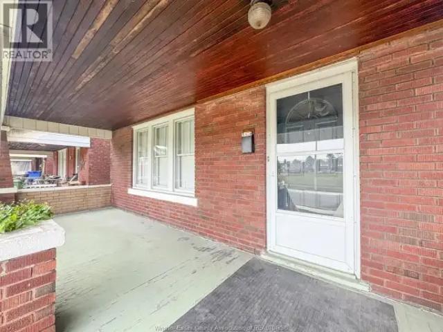 For Rent 3 Bedroom House Windsor ON DS105048032
