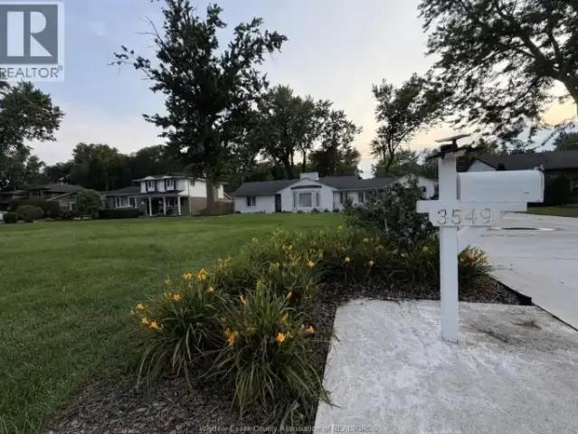 For Rent 3 Bedroom House Windsor ON DS105004939