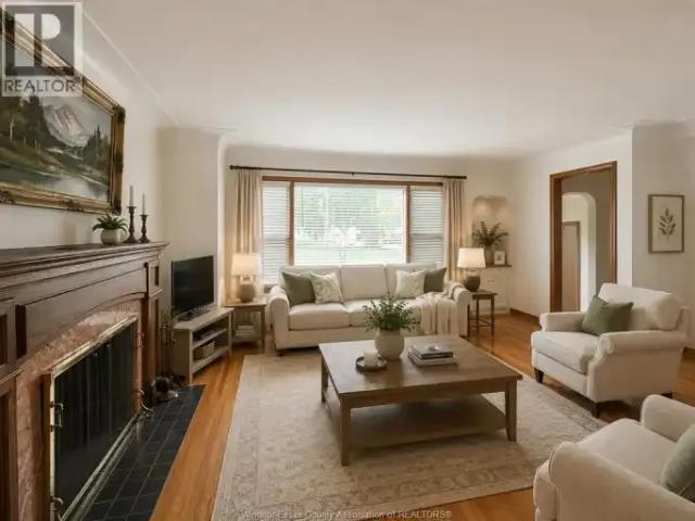 For Rent 3 Bedroom House Windsor ON DS105486549