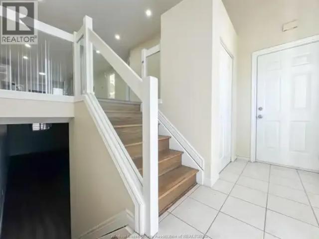 For Rent 3 Bedroom House Windsor ON DS105654211