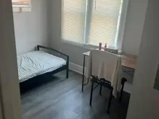 For Rent 3 Bedroom House Windsor ON DS105623774