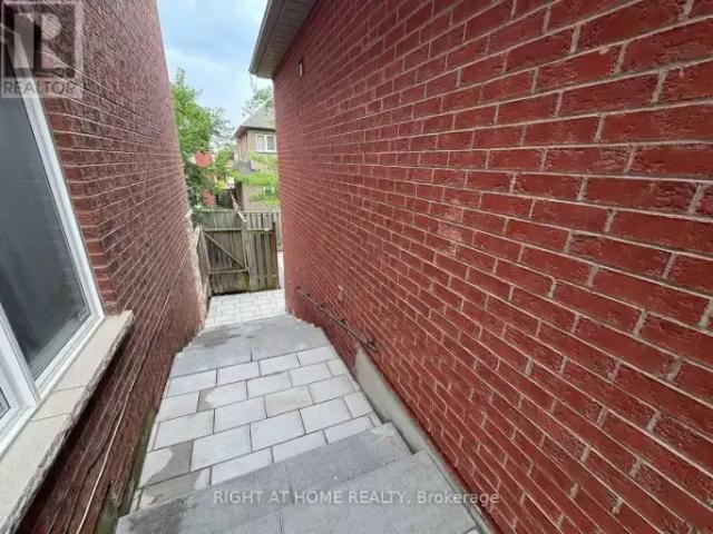 For Rent 3 Bedroom House Vaughan ON DLS104957641