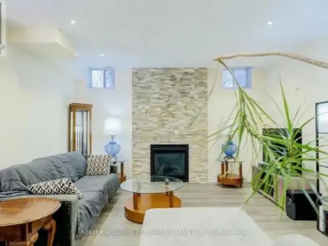 For Rent 3 Bedroom House Vaughan ON DS104292279