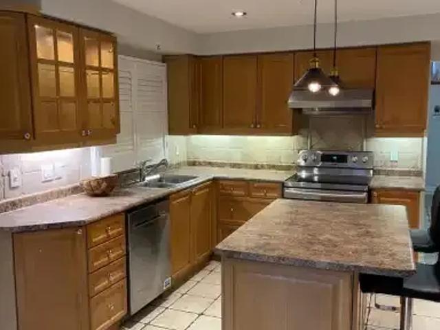 For Rent 3 Bedroom House Vaughan ON DS105420840