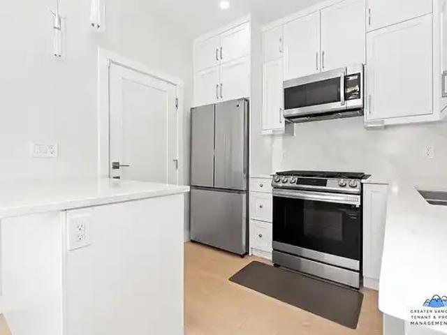 For Rent 3 Bedroom House Vancouver BC DS105554454