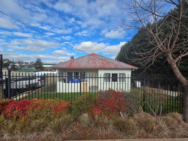 For Rent 3 Bedroom Home in Kelso