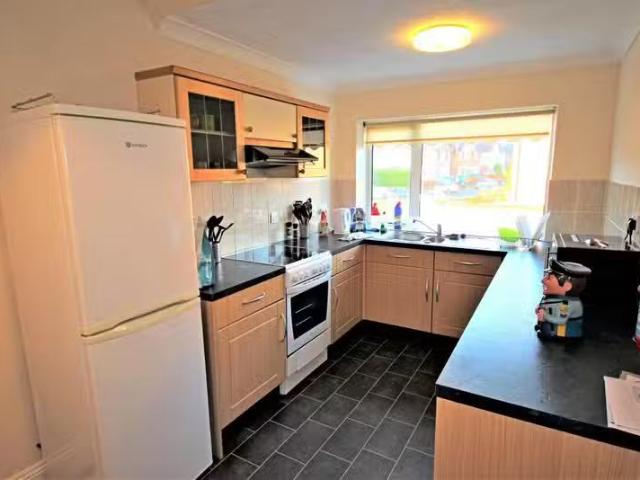 Rental! 3 bedroom maisonette for rent in Wimborne Road, Winton.
