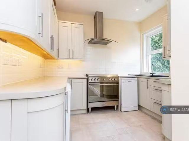 Cheap 3 bedroom maisonette for rent in Haydon Road, Poole, BH13