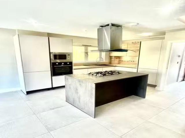 Nice 3 bedroom semi detached house for rent in 4 Lions Drive.
