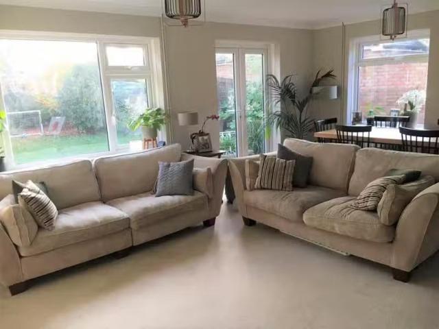 Rental! 3 bedroom semi detached house for rent in Union Road.