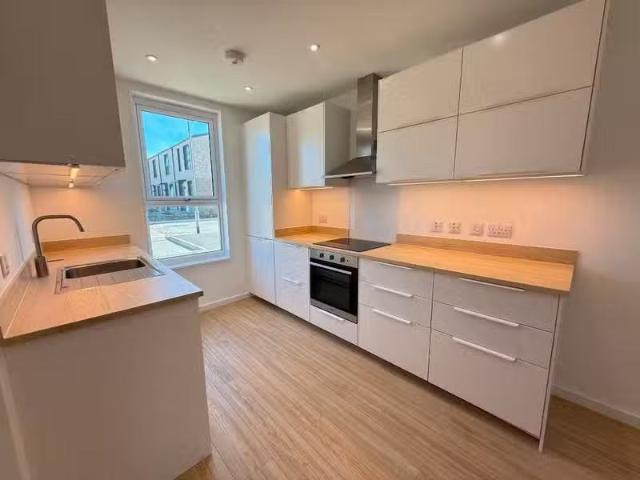 New 3 bedroom semi detached house for rent in Andrew Cairns Dr.
