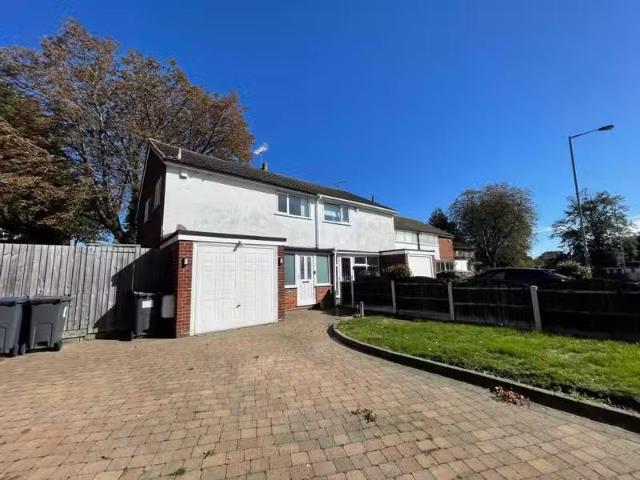 New 3 bedroom semi detached house for rent in Grange Road, Erd.